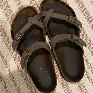 Mayari Birkenstock’s